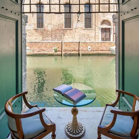 Apartment Canal View *